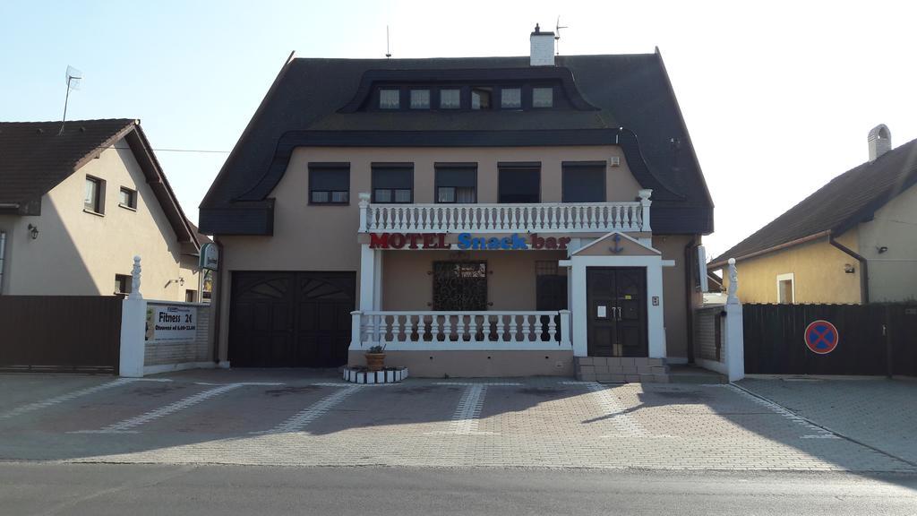 Motel Kotva Ivanka pri Dunaji Екстериор снимка
