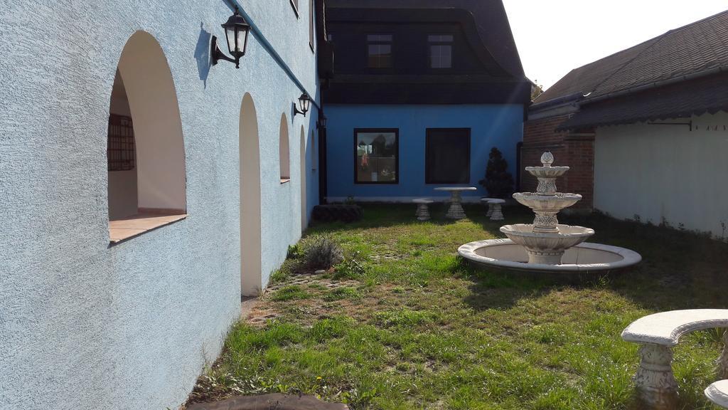 Motel Kotva Ivanka pri Dunaji Екстериор снимка