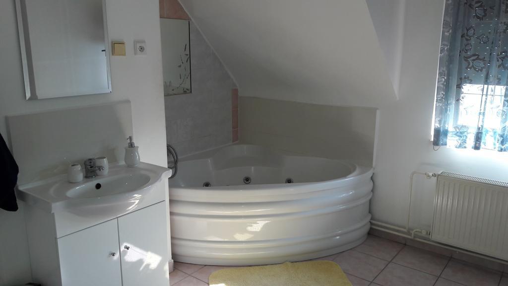 Motel Kotva Ivanka pri Dunaji Екстериор снимка