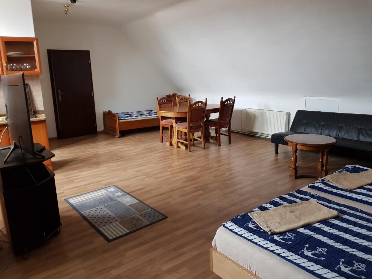 Motel Kotva Ivanka pri Dunaji Екстериор снимка